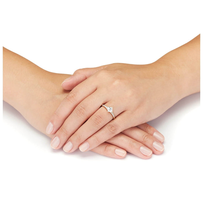 Inel de Logodnă Aur 8K cu Zirconii Albe – Eleganță Eternă