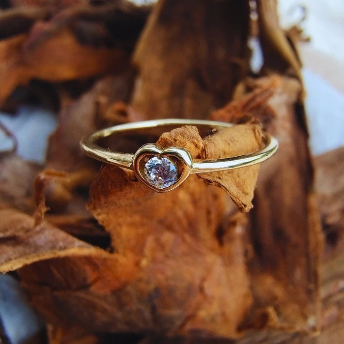 Inel Aur 8K cu Inimă și Zirconiu Alb - Eleganță Romantică