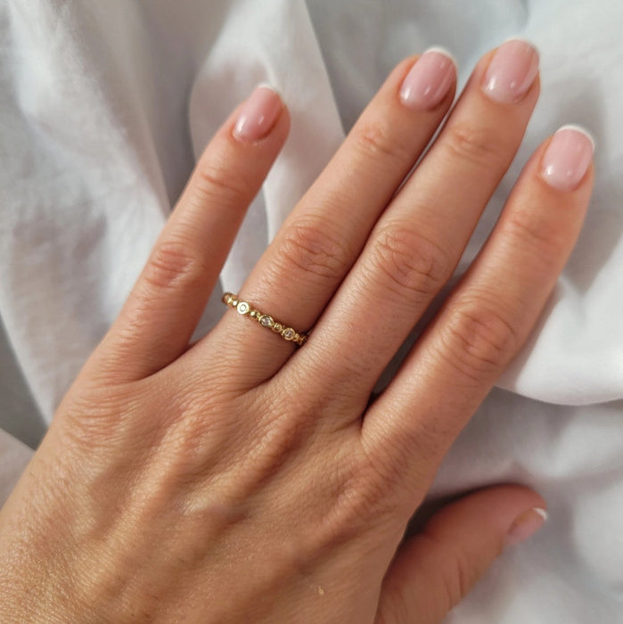 Inel Subțire Aur 8K cu Zirconii Albe