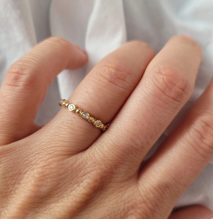 Inel Subțire Aur 8K cu Zirconii Albe