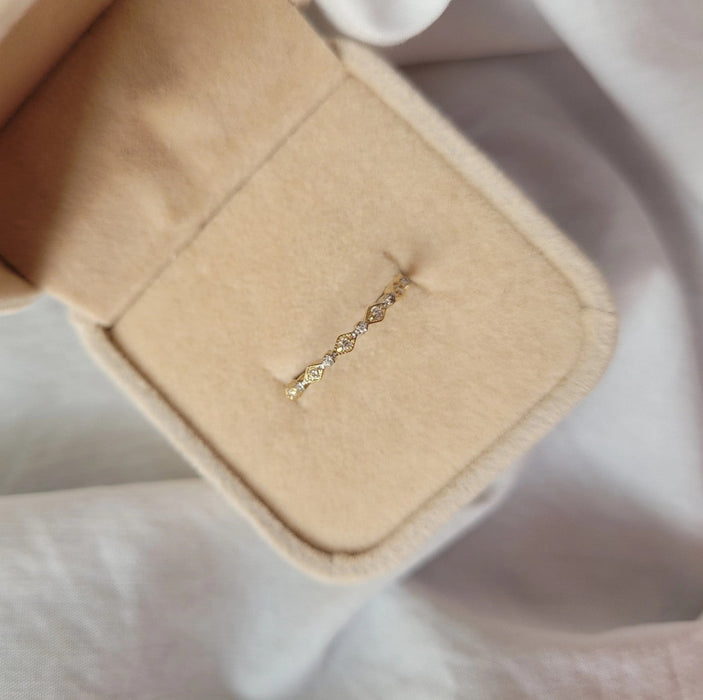 Inel Delicat Aur 8K cu Pietre Albe