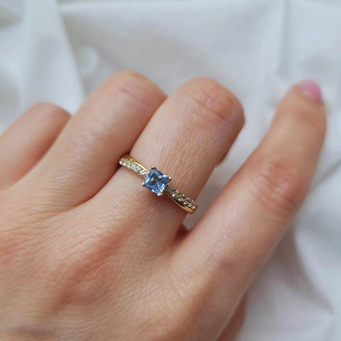 Inel de Logodnă Aur 8K cu Piatră Albastră G.0093a