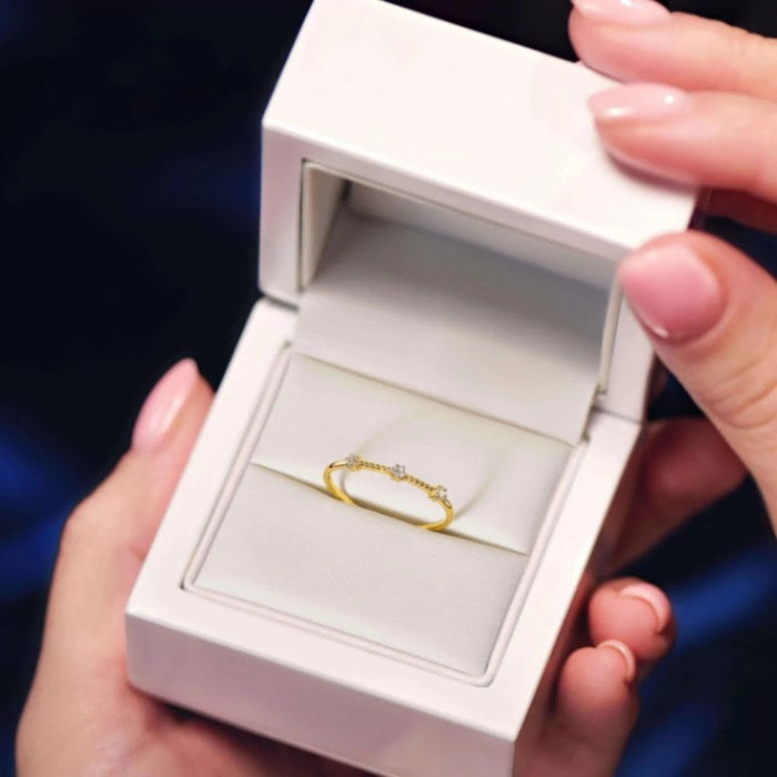 Inel Aur 8K cu Zirconii Strălucitoare – Eleganță Atemporală