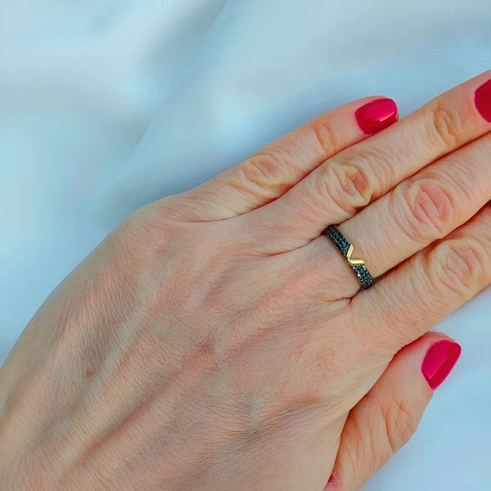 Inel Aur 8K cu Zirconii Negre - Eleganță Atemporală