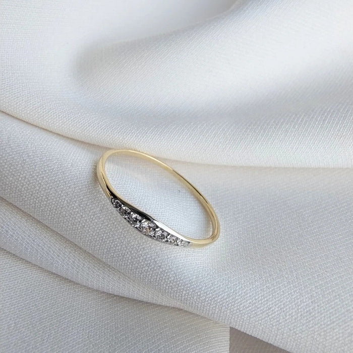 Inel Subțire Aur 8K cu Zirconiu Alb - Eleganță Delicată