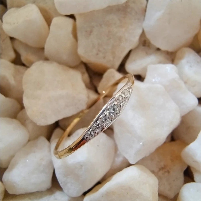 Inel Subțire Aur 8K cu Zirconiu Alb - Eleganță Delicată