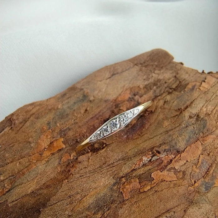 Inel Subțire Aur 8K cu Zirconiu Alb - Eleganță Delicată