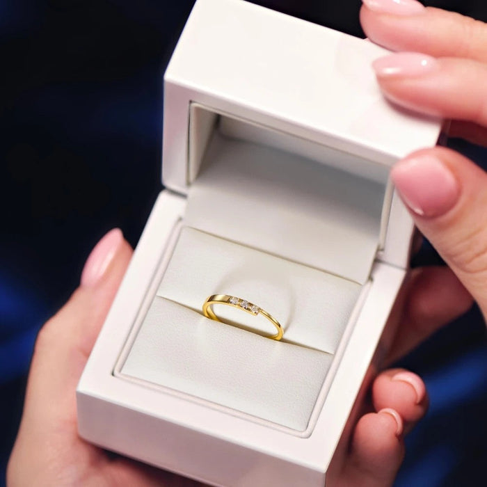 Inel Aur 8K cu Zirconiu - Eleganță Delicată