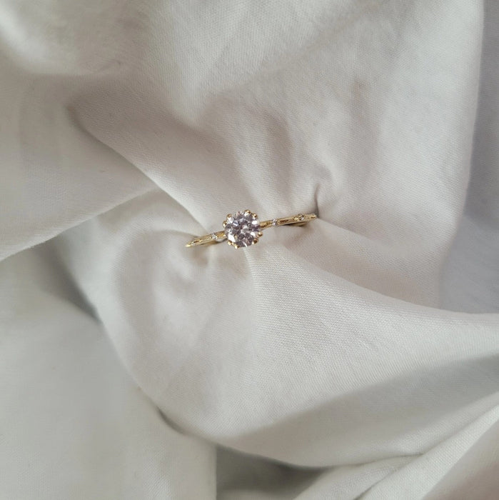Inel Delicat Aur 8K cu Pietre Albe - Eleganță Subtilă