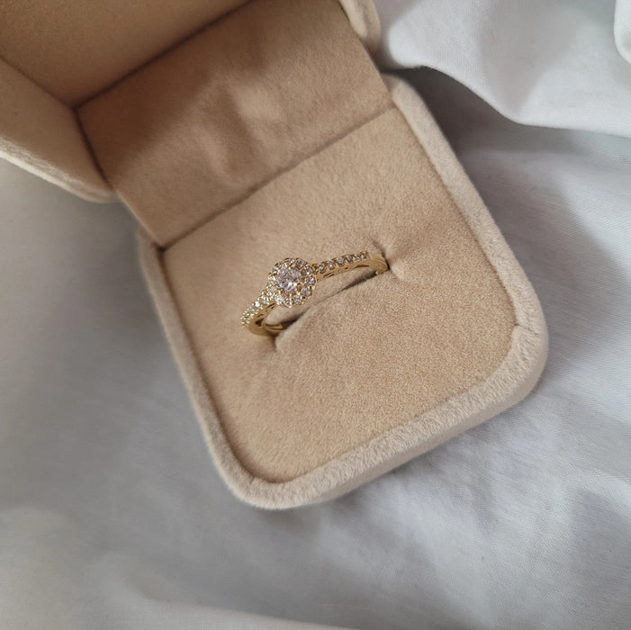 Inel de Logodnă Aur 8K cu Zirconiu Alb - Eleganță Eternă