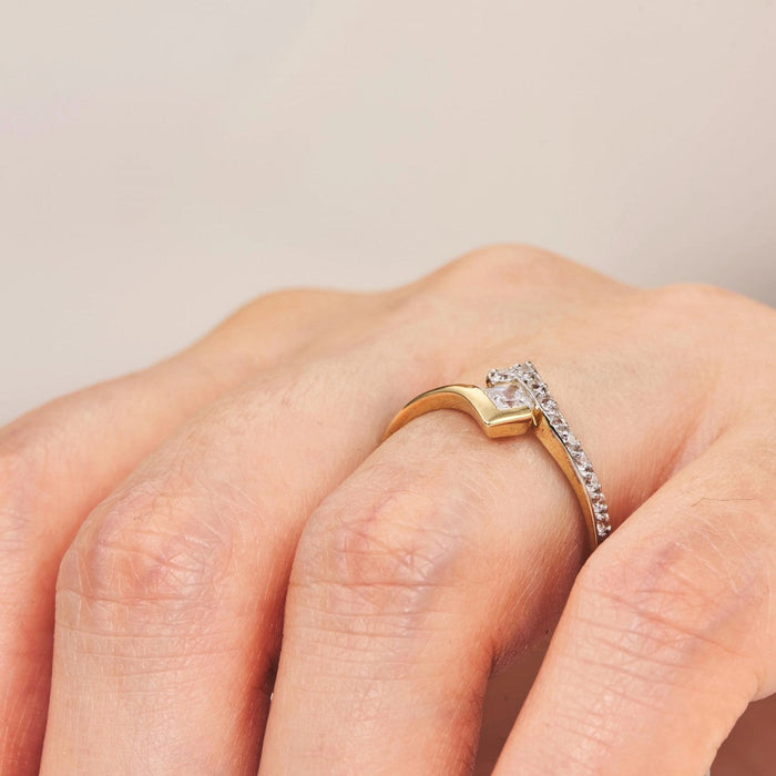 Inel Aur 8K Cu Piatră Albă