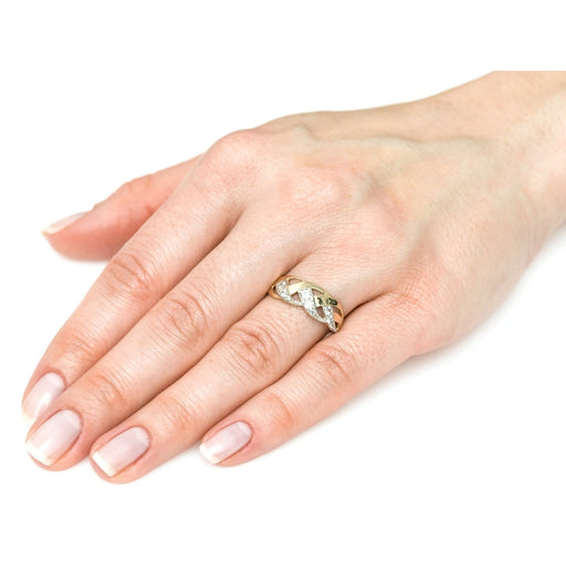 Inel Împletit Aur 8K cu Zirconiu – Eleganță Subtilă