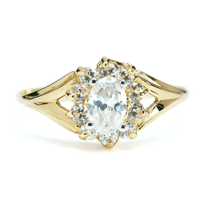 Inel Elegant Aur 8K cu Zirconiu Marquise - Bijuterie Rafinată