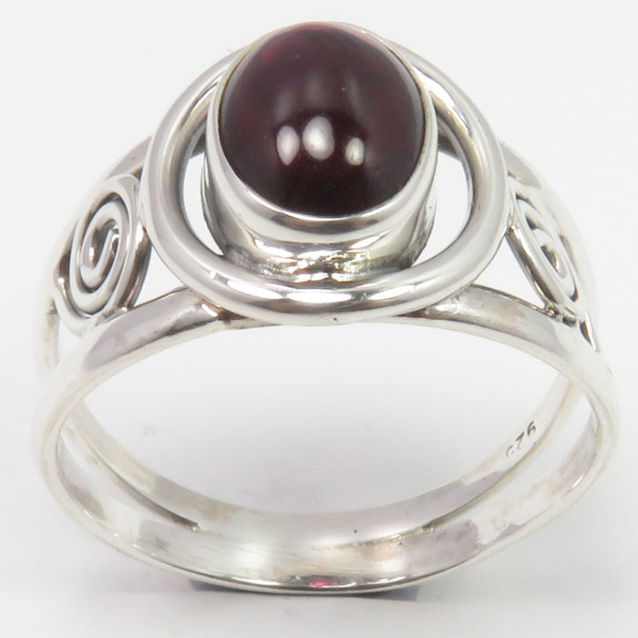 Inel Argint 925 cu Garnet Cabochon