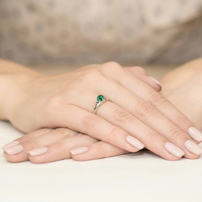 Inel Aur 14K cu Smarald 0.50 ct si Diamante Naturale Negre 0.029 ct