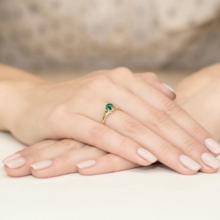 Inel Aur 14K cu Smarald 0.50 ct si Diamante Naturale Negre 0.029 ct