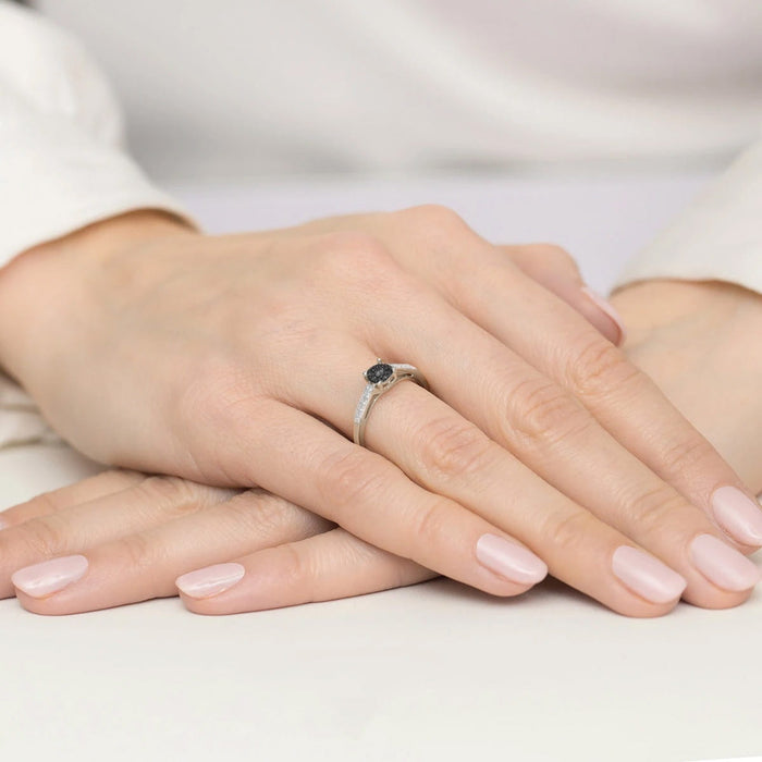 Inel Aur 14K cu Diamant Negru 0.04 ct si Diamante Naturale Incolore 0.04 ct