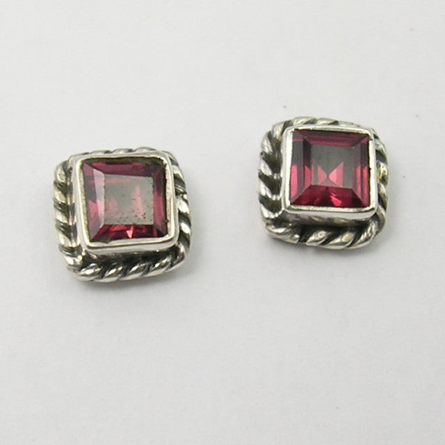 Cercei Argint 925 cu Garnet, 0.7 cm lungime