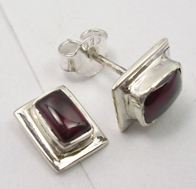 Cercei Argint 925 cu Garnet, 0,9 cm lungime