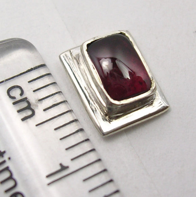 Cercei Argint 925 cu Garnet, 0,9 cm lungime