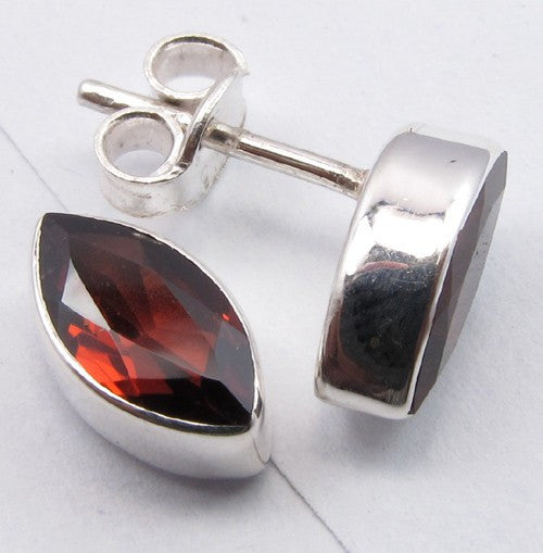 Cercei Argint 925 cu Garnet, 1,1 cm lungime