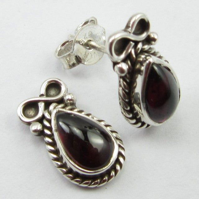 Cercei Argint 925 cu Garnet 1,4 cm lungime