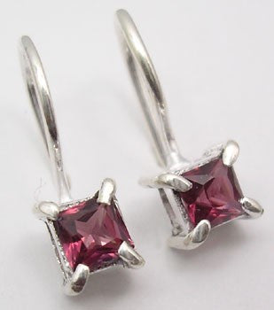 Cercei Argint 925 cu Garnet, 1.6 cm lungime