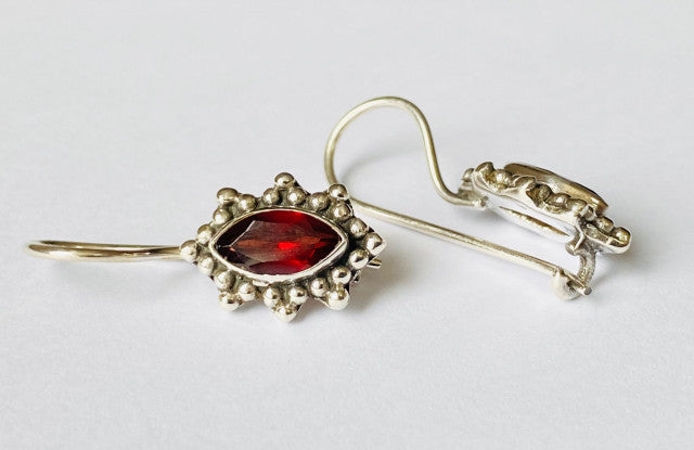 Cercei Argint 925 cu Garnet, 2.3 cm lungime