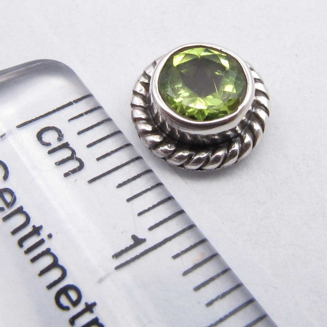 Cercei Argint 925 cu Peridot, 0.8 cm lungime