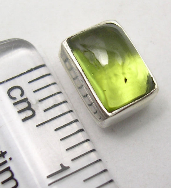 Cercei Argint 925 cu Peridot, 0,8 cm lungime