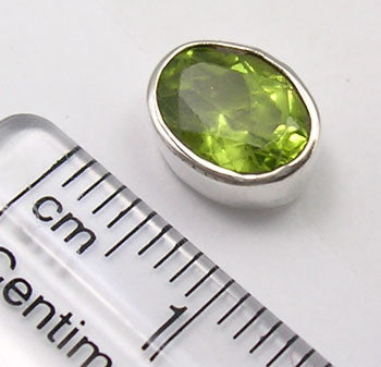 Cercei Argint 925 cu Peridot, 0.9 cm lungime