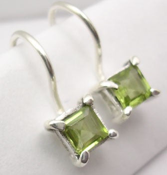 Cercei Argint 925 cu Peridot, 1.6 cm lungime