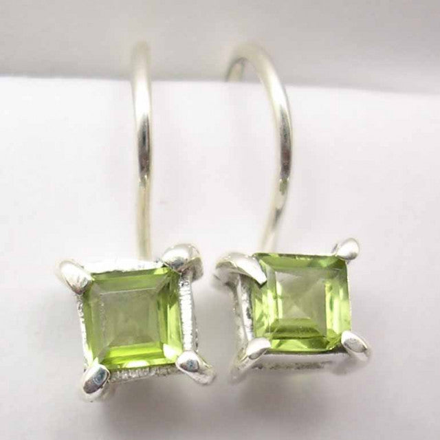 Cercei Argint 925 cu Peridot, 1.6 cm lungime