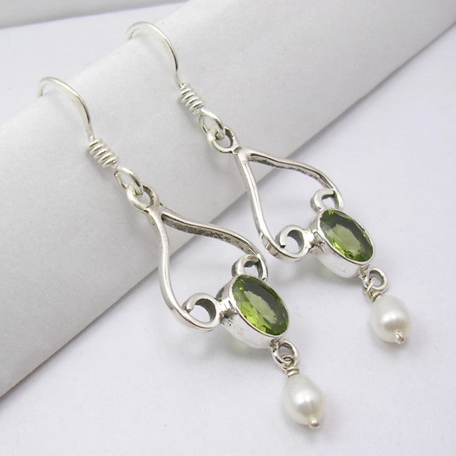 Cercei Argint 925 cu Peridot si Perla FreshWater, 4.8 cm lungime