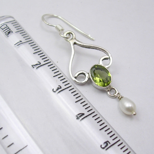 Cercei Argint 925 cu Peridot si Perla FreshWater, 4.8 cm lungime
