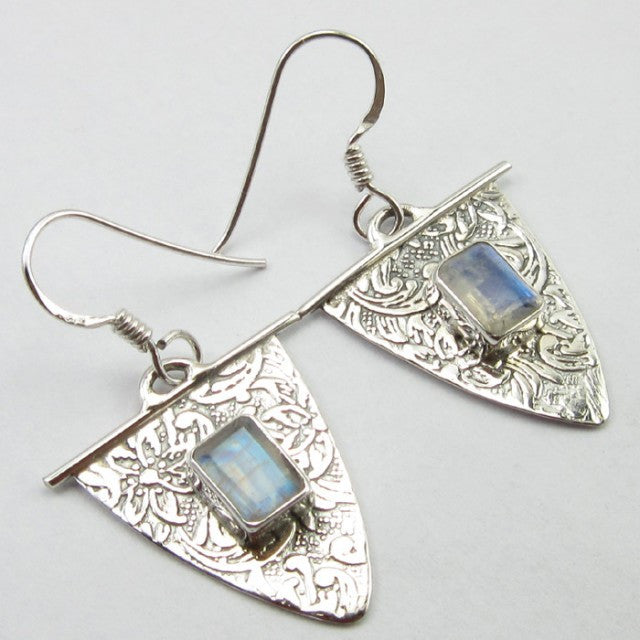 Cercei Argint 925 cu Piatra Lunii 3,7 cm lungime