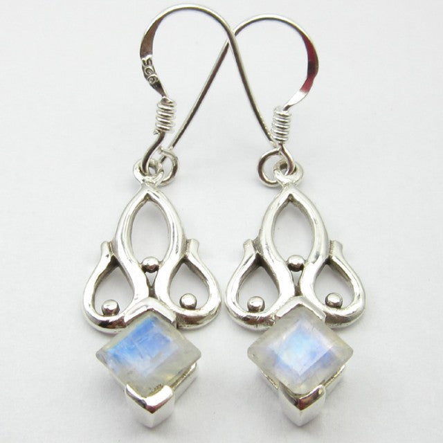 Cercei Argint 925 cu Piatra Lunii 3,9 cm lungime