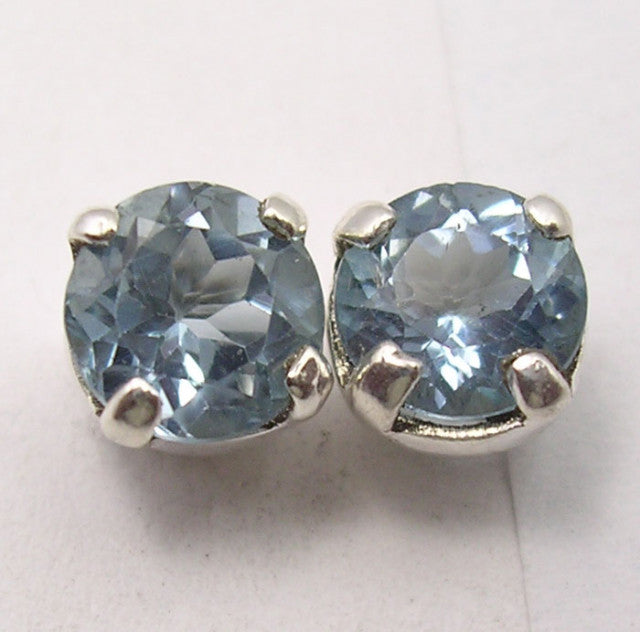 Cercei Argint 925 cu Topaz Albastru, 0.7 cm lungime