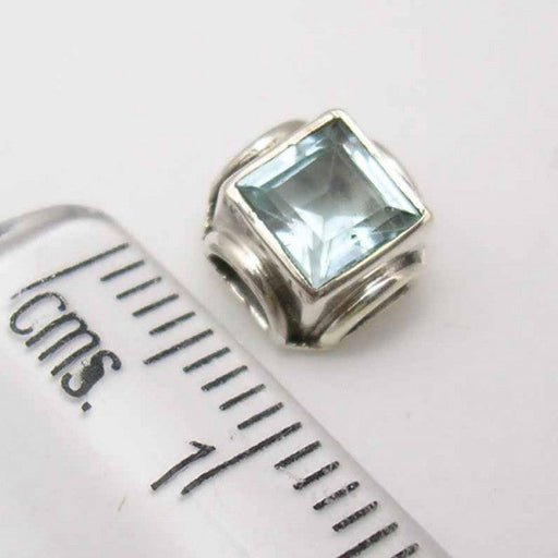 Cercei Argint 925 cu Topaz Albastru 0.7 cm lungime