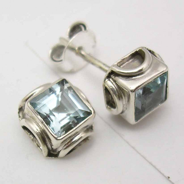 Cercei Argint 925 cu Topaz Albastru 0.7 cm lungime