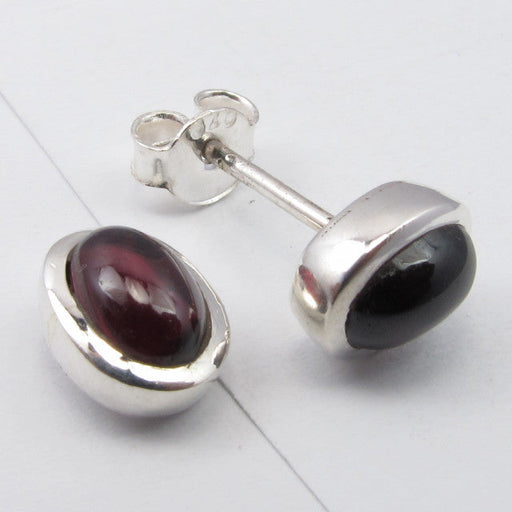 Cercei din Argint 925 cu Garnet, 0.9 cm lungime