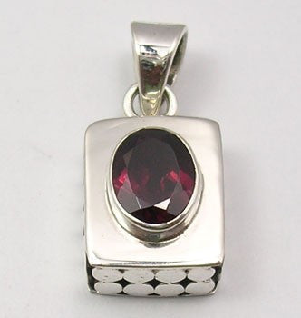 Pandantiv Argint 925 cu Garnet 2,5 cm lungime