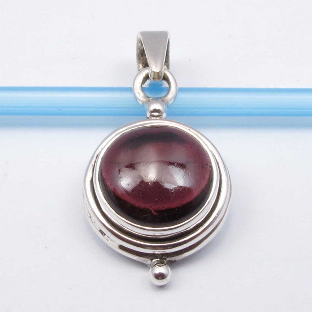 Pandantiv Argint 925 cu Garnet, 2.5 cm lungime
