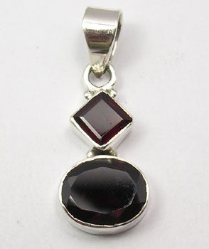 Pandantiv Argint 925 cu Garnet 3,1 cm lungime