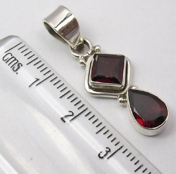 Pandantiv Argint 925 cu Garnet 3.3 cm lungime