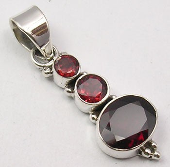 Pandantiv Argint 925 cu Garnet 3.5 cm lungime