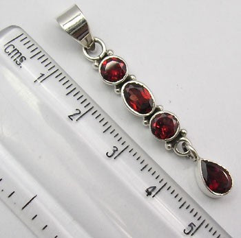 Pandantiv Argint 925 cu Garnet 4,6 cm lungime