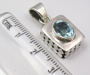 Pandantiv Argint 925 cu Topaz Albastru 2,5 cm lungime